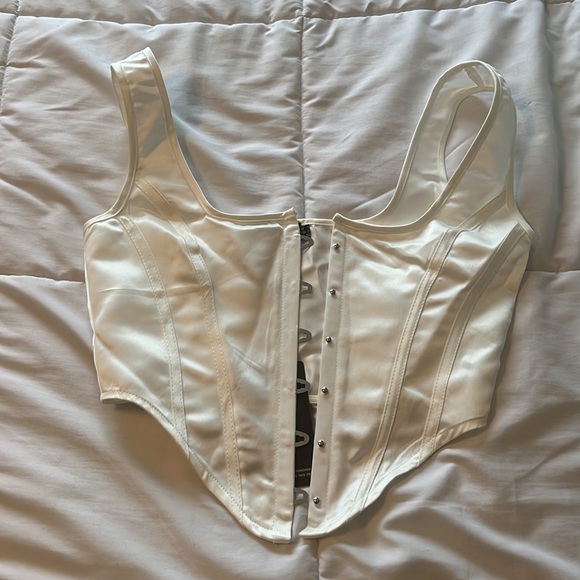 Pretty little thing corset top - Picture 7 of 10